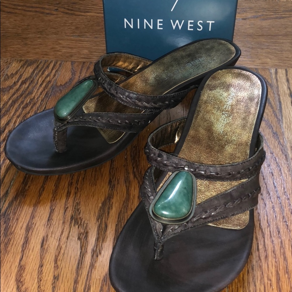 New Nine West brown turquoise low heel sandal 6